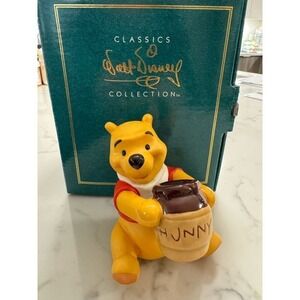 Walt Disney Classics Collection Winnie the Pooh and the Honey Tree Figurine 1997